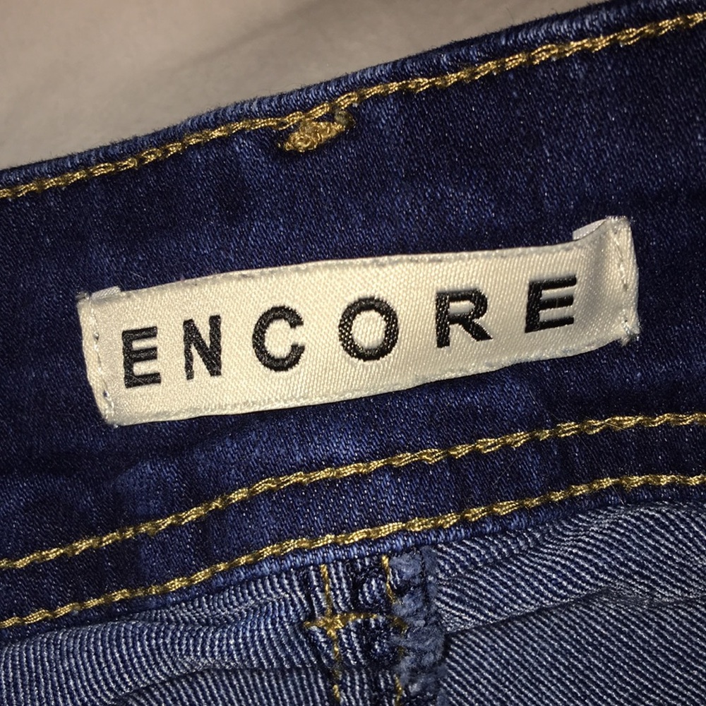 Jeans - Picture 2 of 3